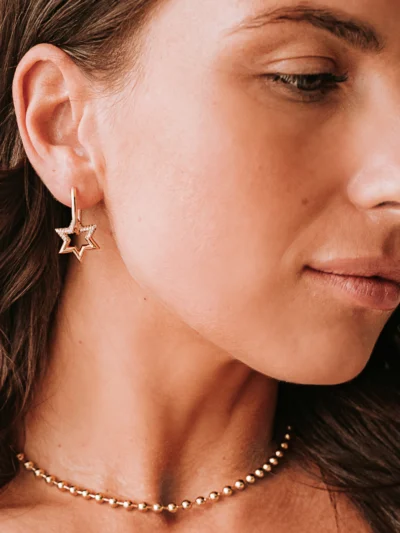 golden star auskaras