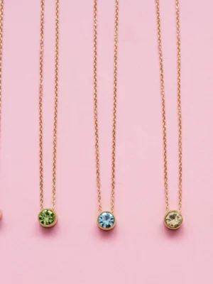 grandinele ant kaklo